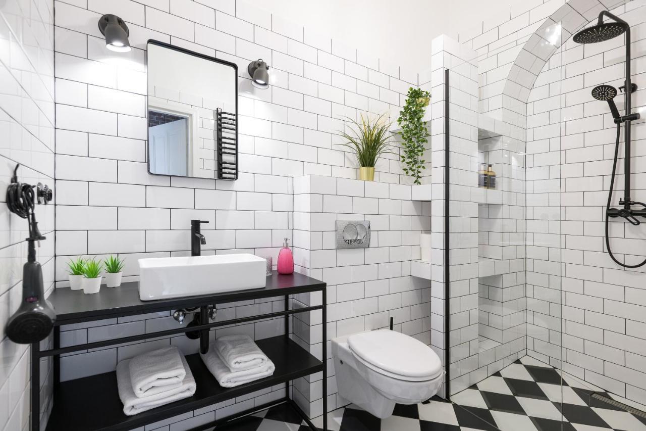 Discover Krakow Apartments - 3 Rakowicka St - Amazing Loft Near Main Station - Netflix Bagian luar foto