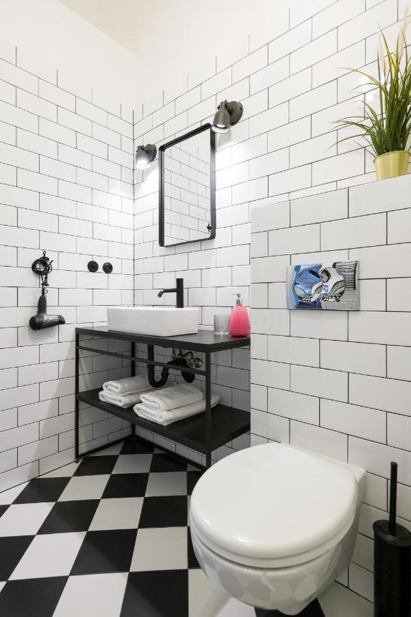 Discover Krakow Apartments - 3 Rakowicka St - Amazing Loft Near Main Station - Netflix Bagian luar foto